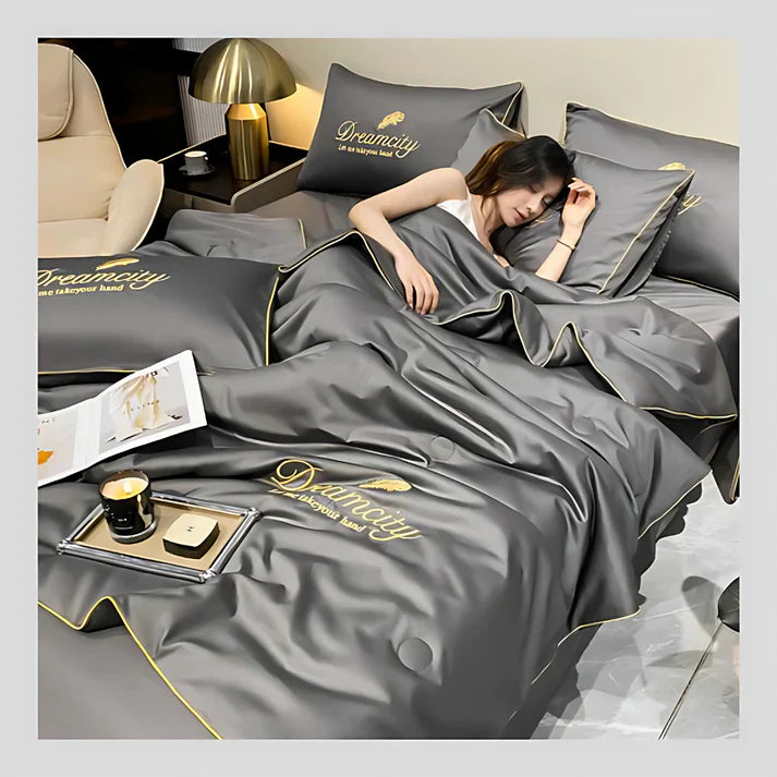 COUETTE RESPIRANTE EN SOIE GLACÉE